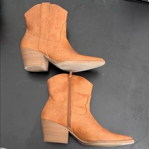 Universal Thread Brown Ankle Booties